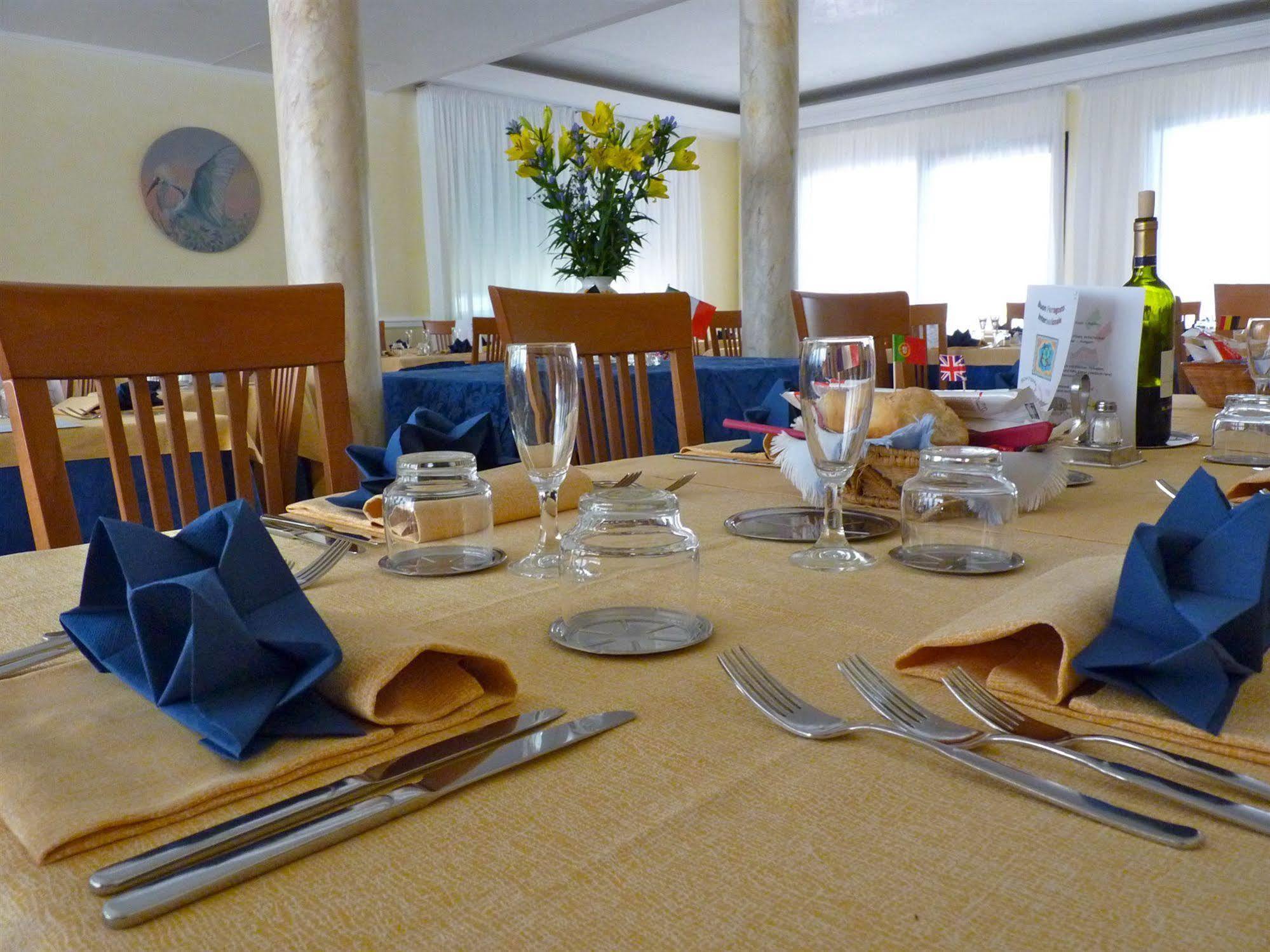 Pensione Villa Joli ลิโดดิเยโซโล ภายนอก รูปภาพ